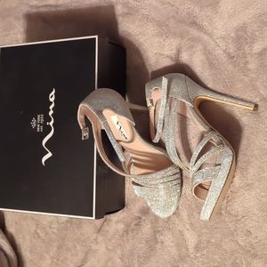 NEW - Nina Freyja Silver Sparkly Heels